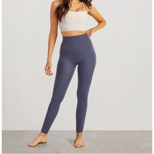 stori summit tight | size 6 | dusk